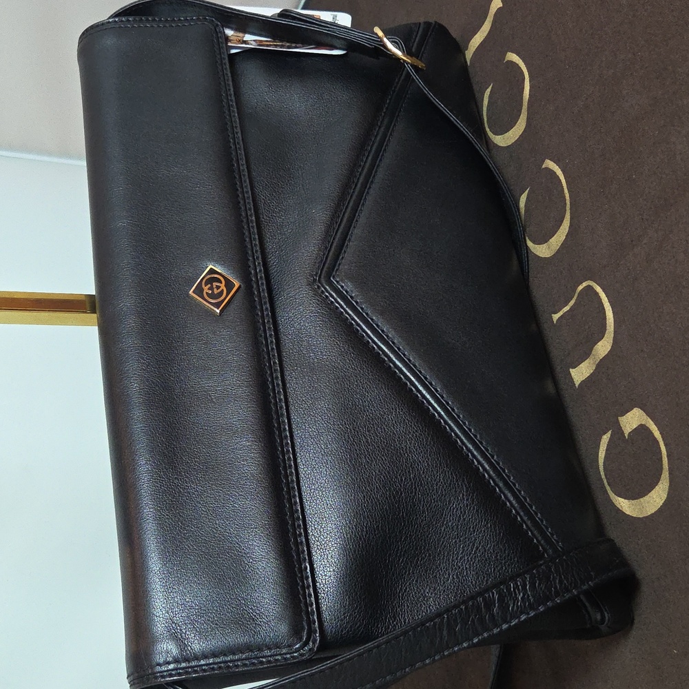 GUCCI 1970's Ultra Rare Collectable black leather clutch /crossbody/shoulder bag - Picture 4 of 17